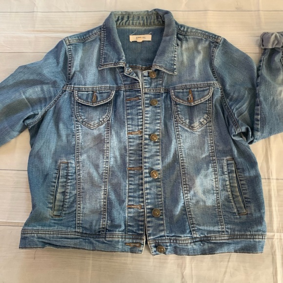 C’est toi denim jacket - Picture 2 of 7